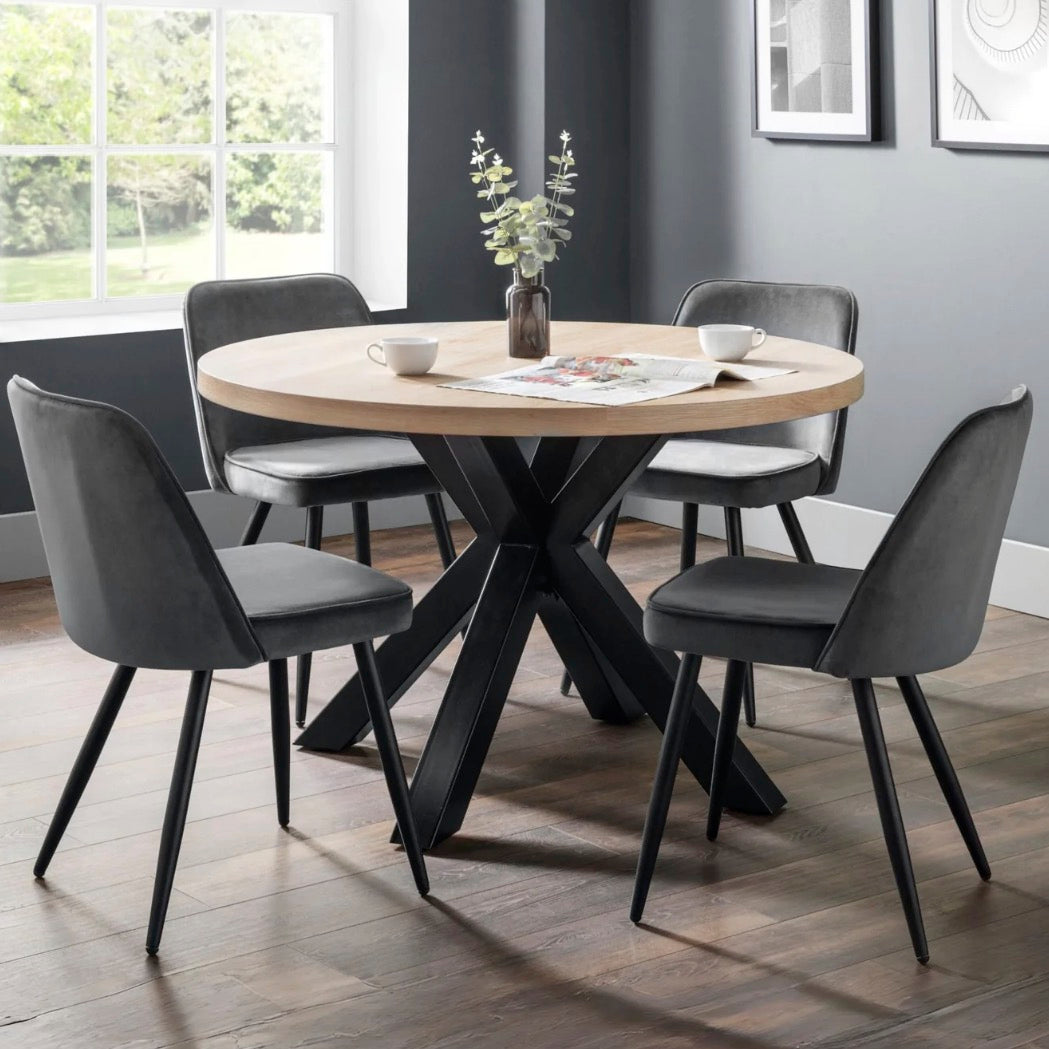 Berwick Oak Round Dining Table - Seats 4