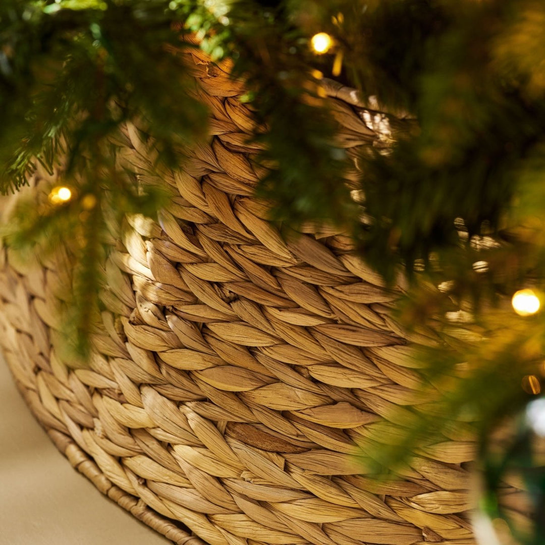 Aston Seagrass Christmas Tree Skirt - Natural4 - Duck Barn Interiors
