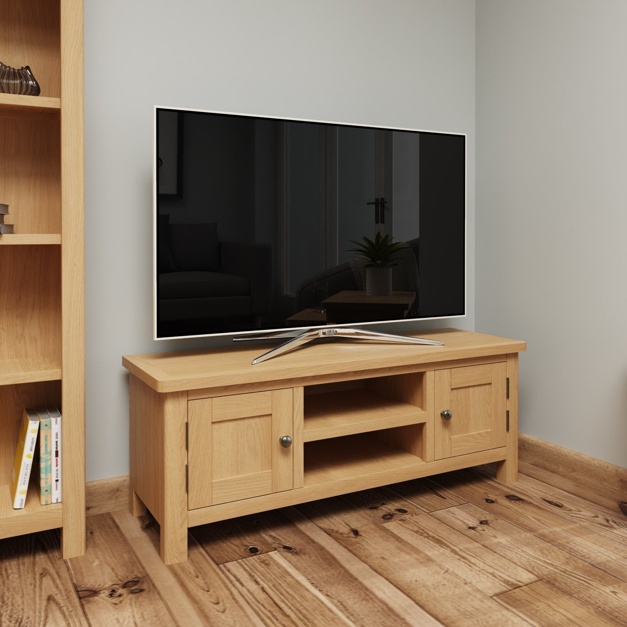 Loxwood Oak Large TV Cabinet - Duck Barn Interiors